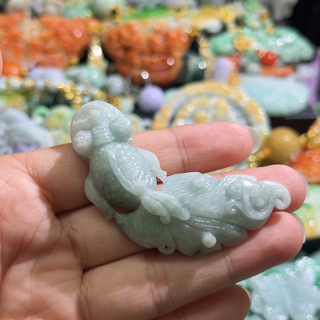 颈饰未镶嵌翡翠待编 织