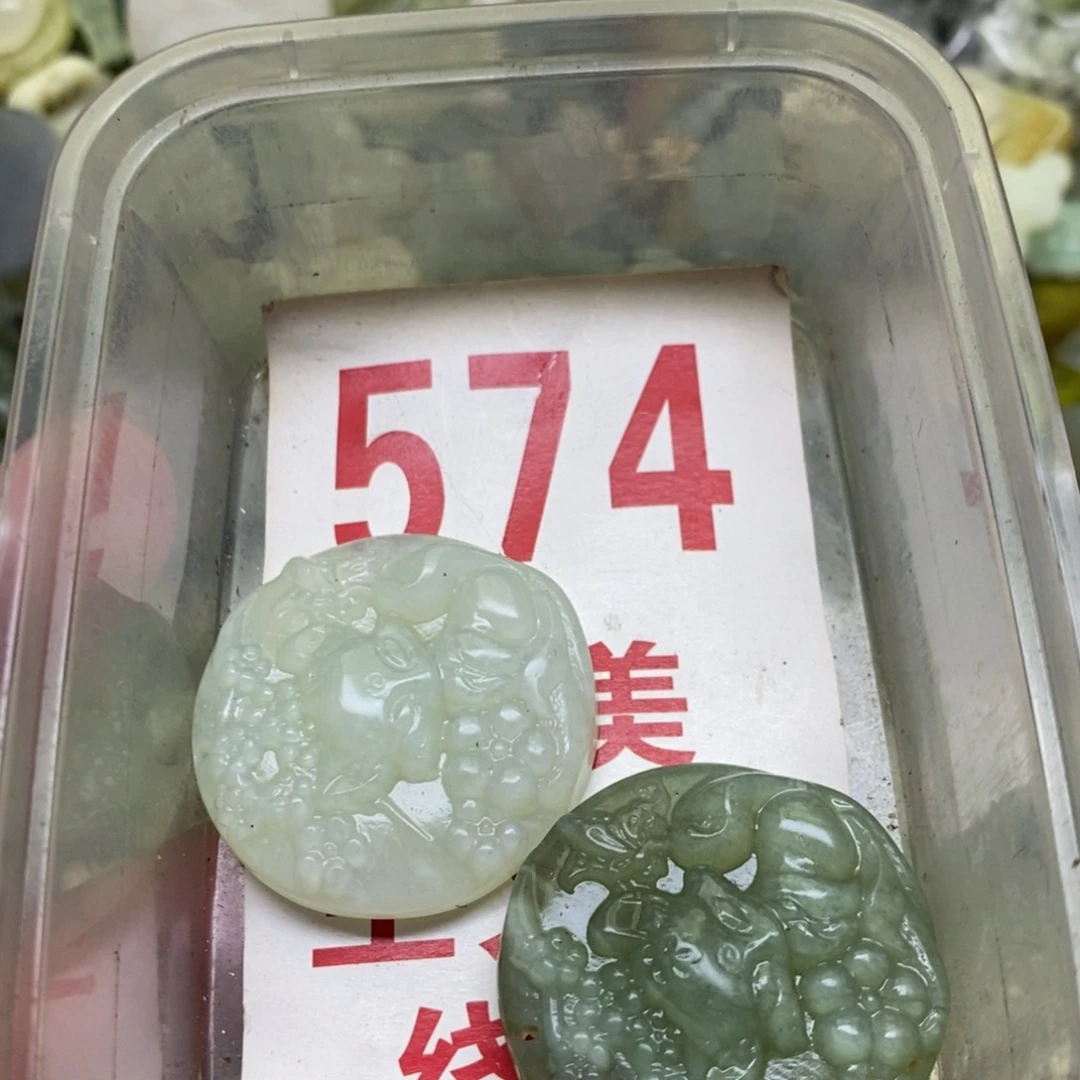 透闪石-蛇纹石玉挂坠足银镀金镶嵌