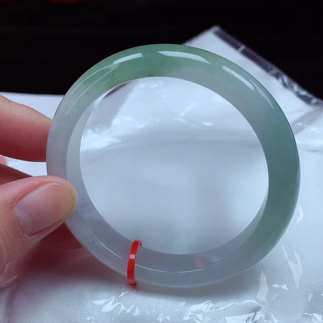 翡翠手镯未镶嵌55圈