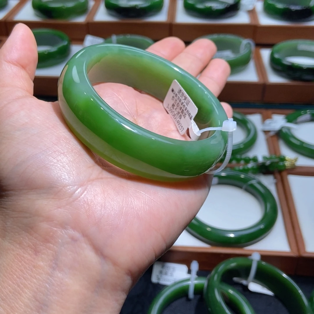 和田玉（碧玉）未镶嵌手镯俄碧果绿猫眼58