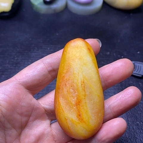 和田玉足铂镶嵌珠宝奇石