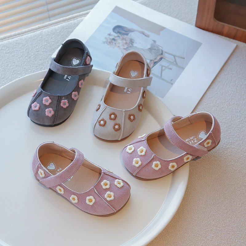 女童公主鞋2025新款儿童女孩公主鞋乐福鞋女宝小皮鞋勾线小花博肯