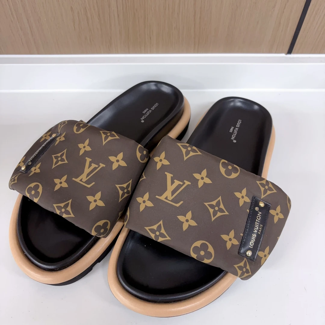 95新 LouisVuitton/路易威登 魔术贴女拖38码/251015VRSLY02