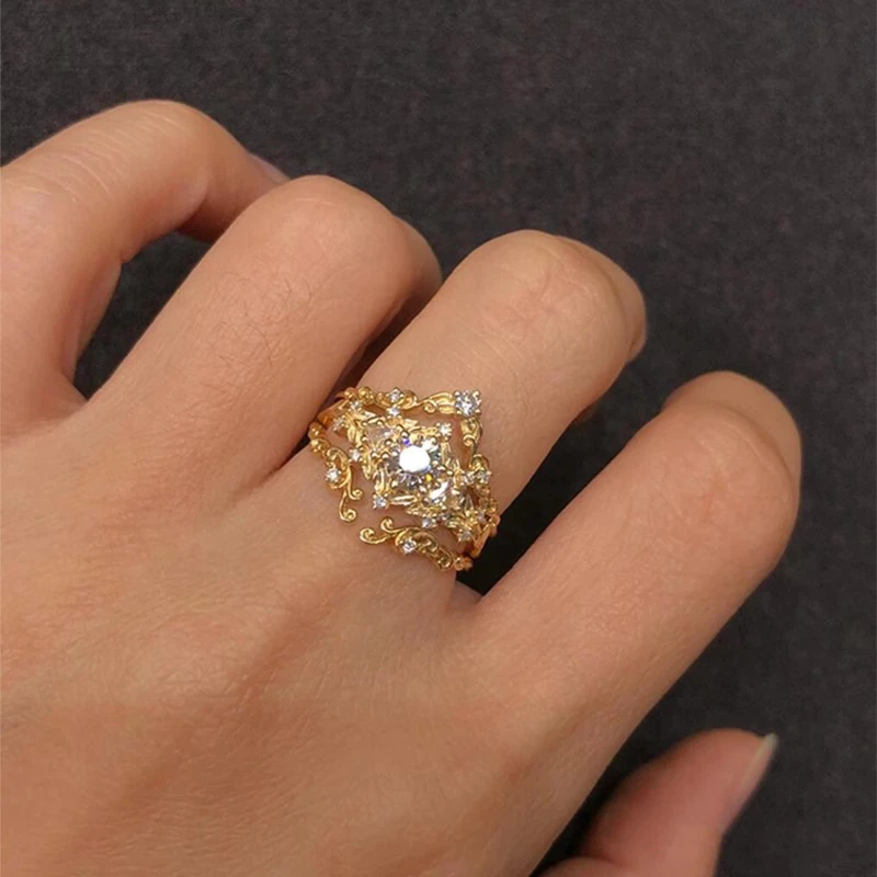 黄铜锆石戒指 中古爆闪金色皇冠戒指女宫廷风精致高级感锆石可调
