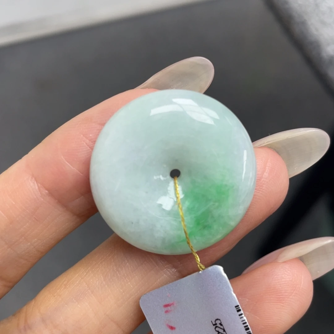颈饰未镶嵌翡翠平安扣