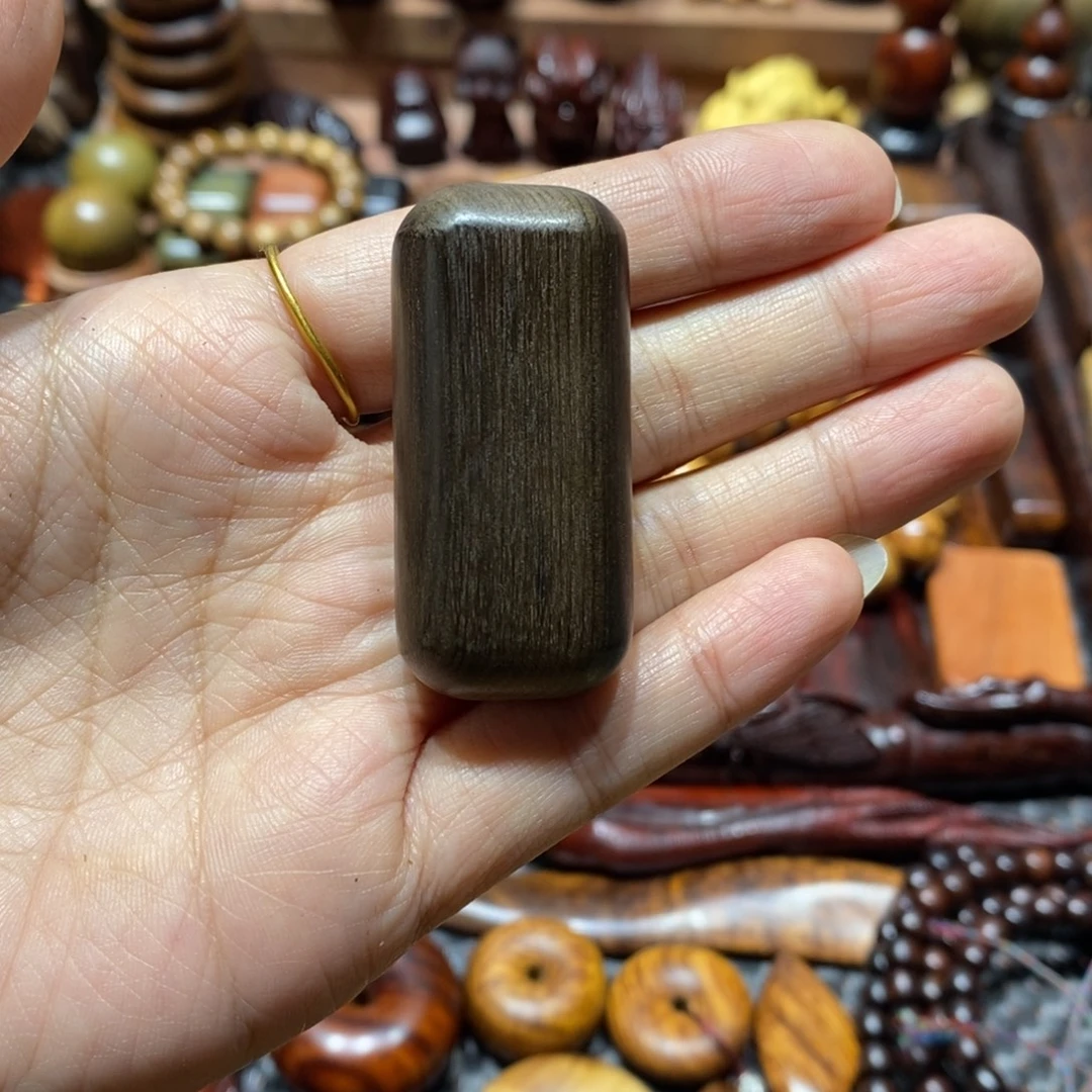 小***儿木金丝楠木块一个