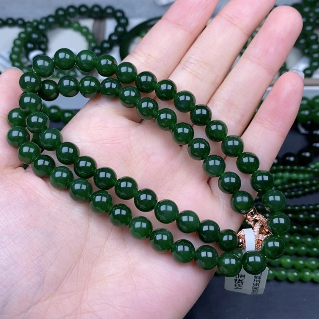 颈饰未镶嵌和田玉（碧玉）举***?