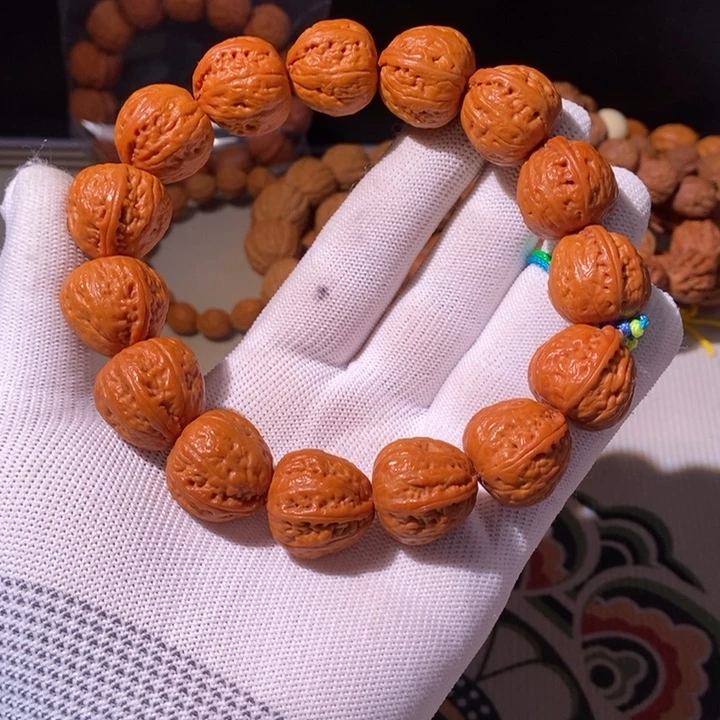 文玩核桃手串……50