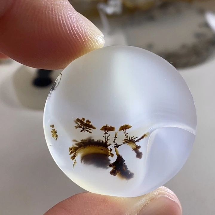 张***9玛瑙/玉髓未镶嵌珠宝奇石