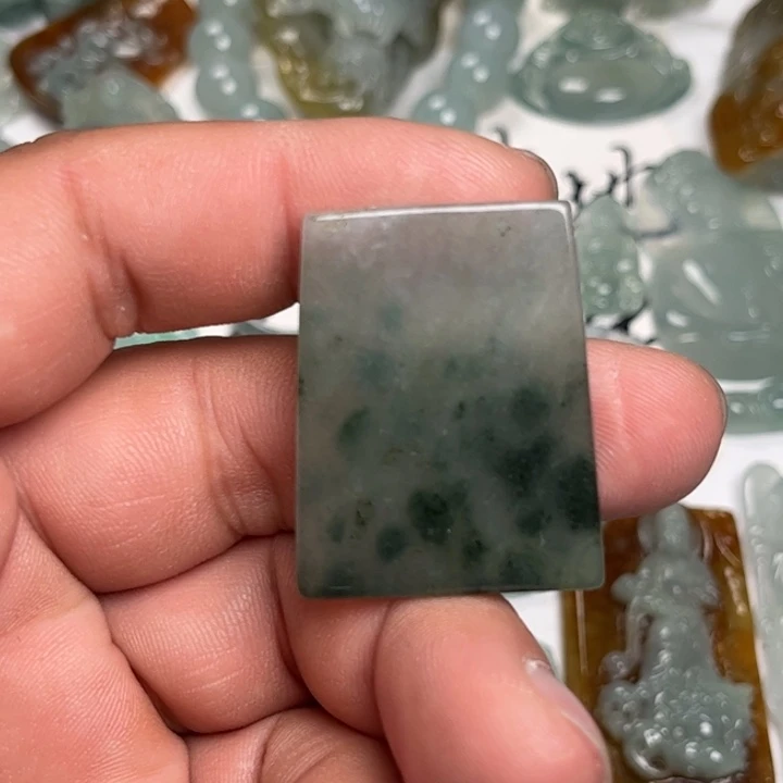 翡翠未镶嵌颈饰无事牌