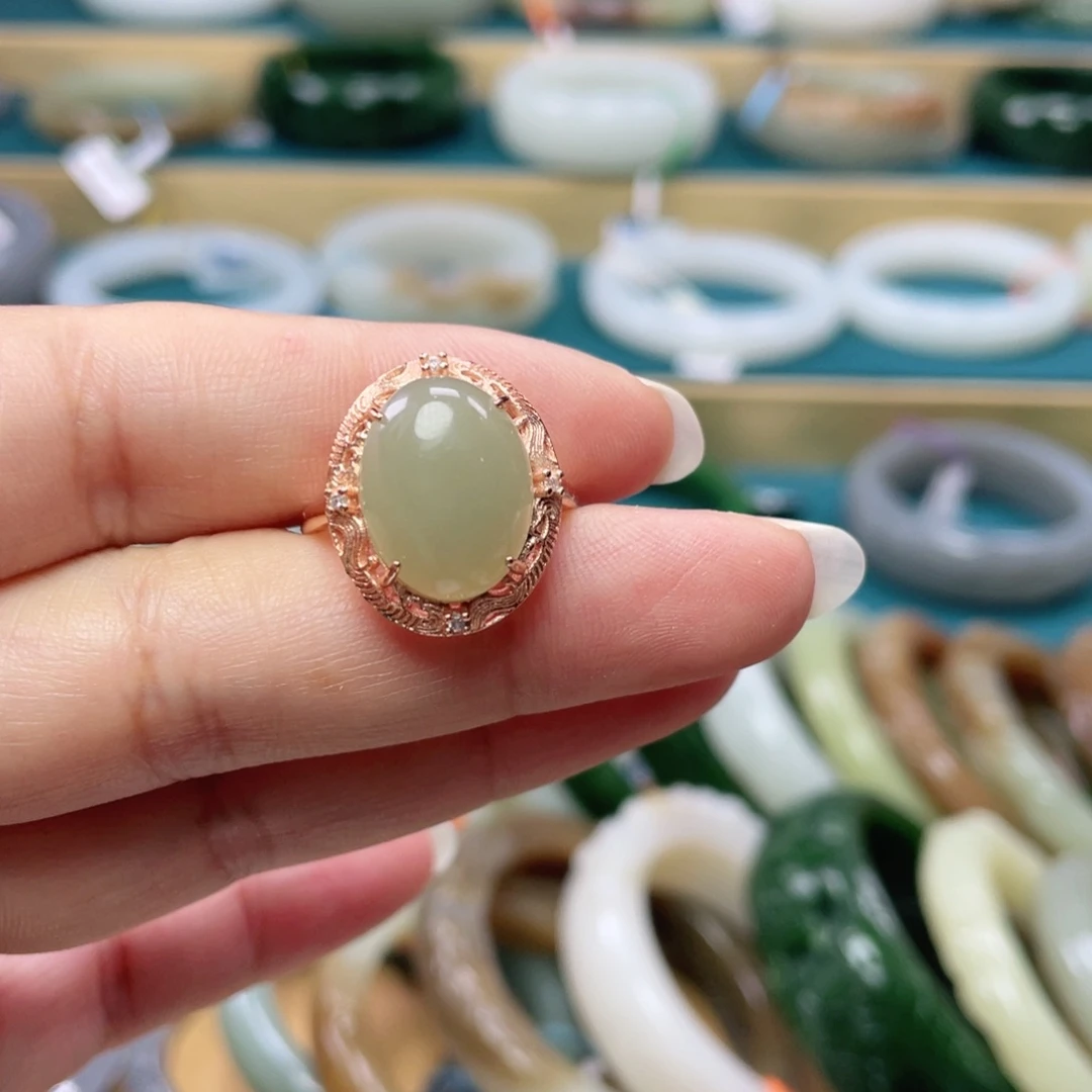 未镶嵌戒指和田玉