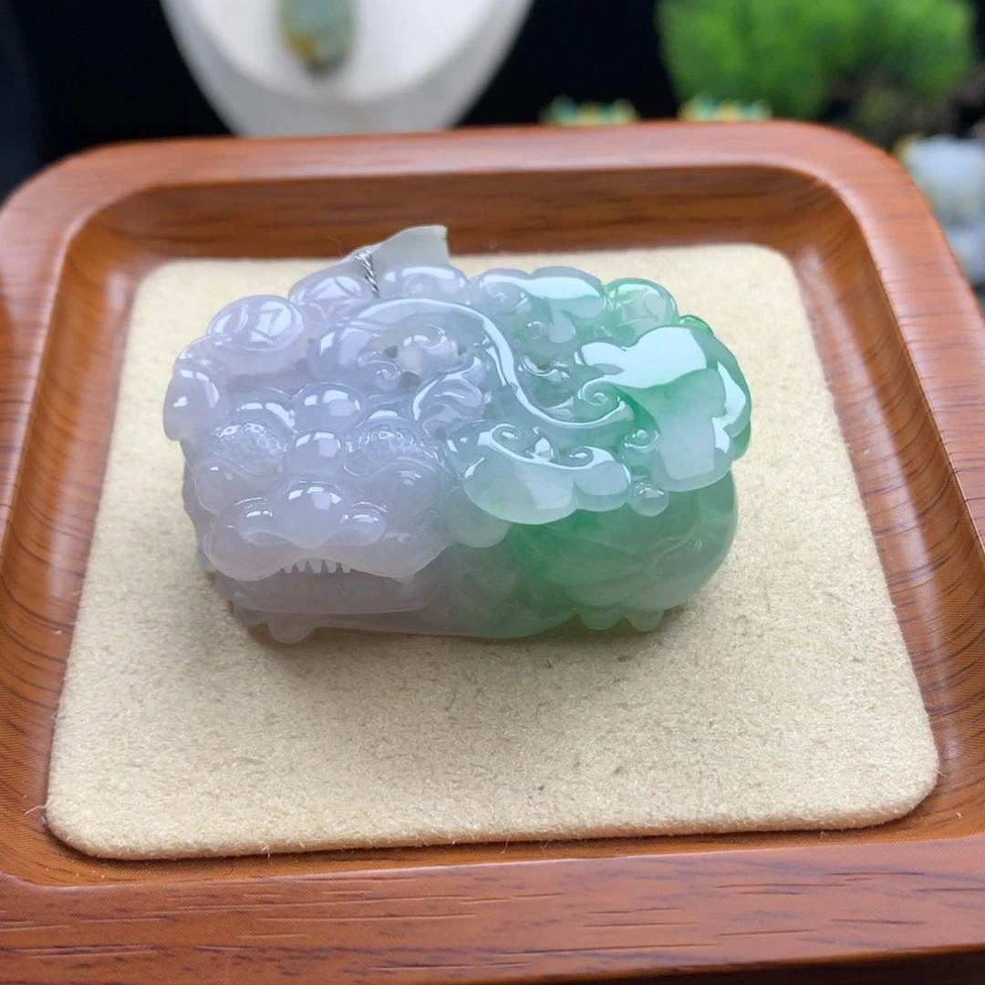 翡翠未镶嵌颈饰50