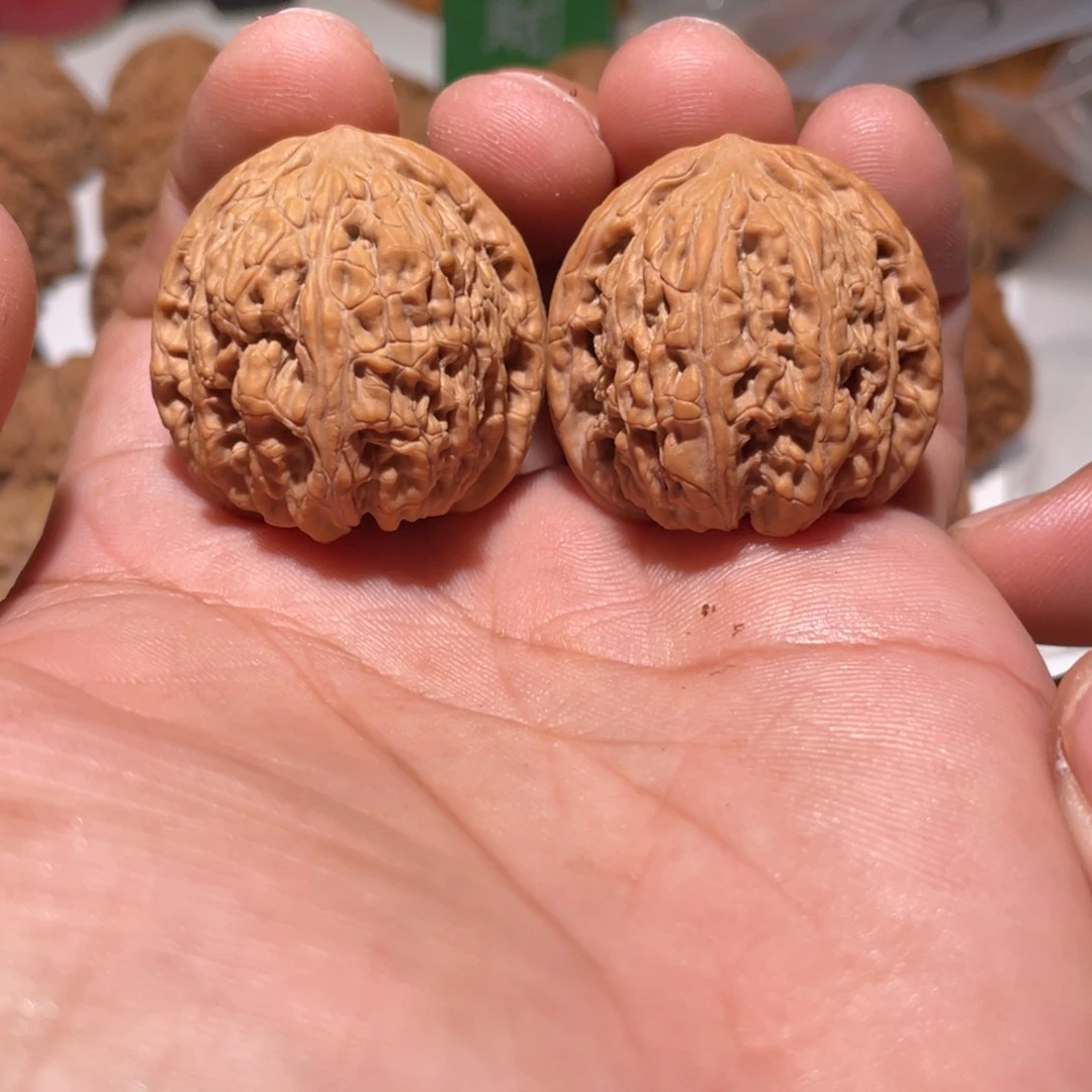 文玩核桃吊坠密纹 承德红玛瑙