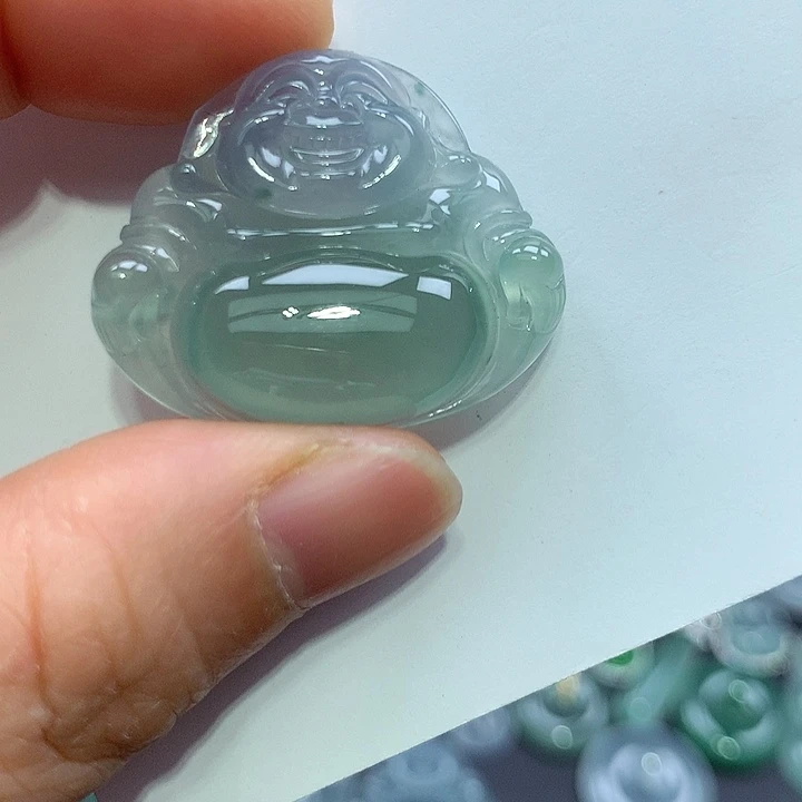 翡翠未镶嵌颈饰佛