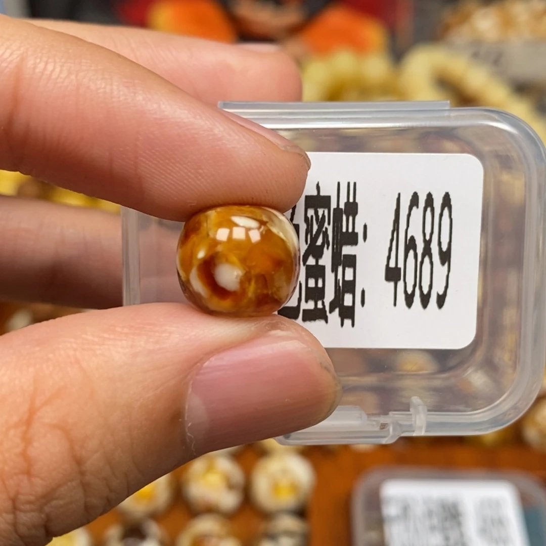 蜜蜡未镶嵌珠宝奇石4689