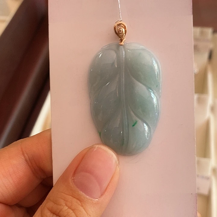 颈饰未镶嵌翡翠叶子