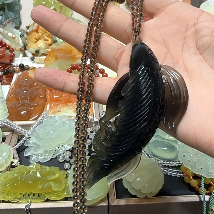 未镶嵌蛇纹石玉吊坠