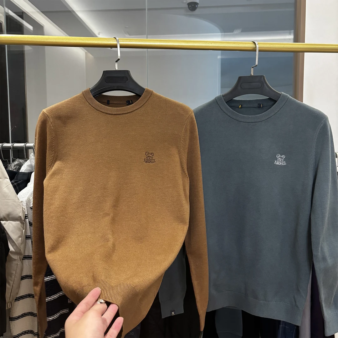 【H家】联名款刺绣！秋冬新款简约休闲纯色圆领打底针织衫毛衣男