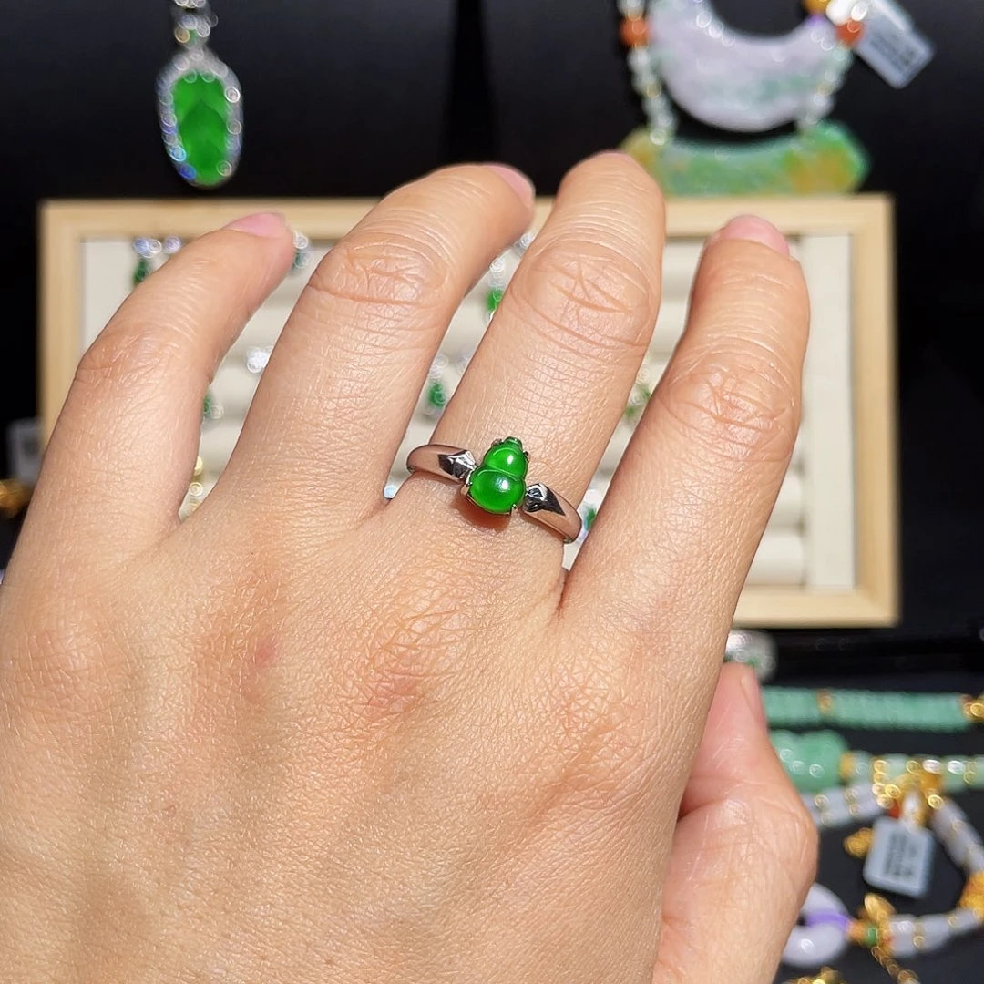 翡翠戒指银S925镶嵌葫芦
