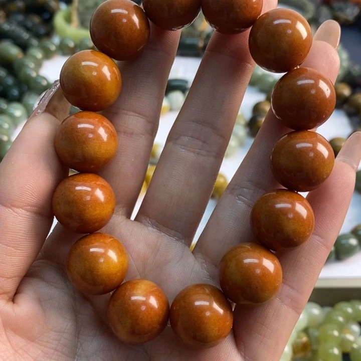 未镶嵌蛇纹石玉珠宝奇石