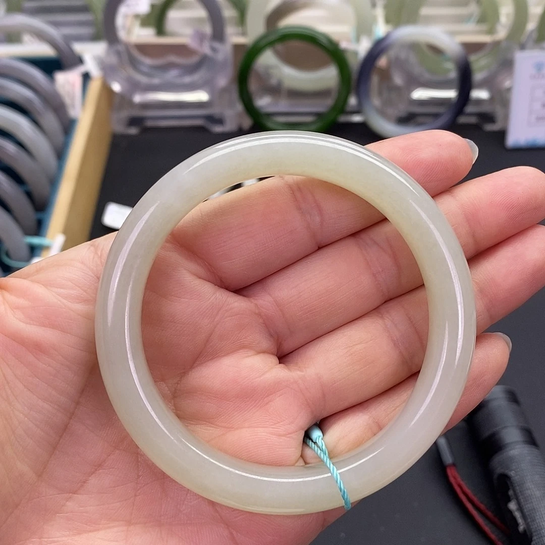 和田玉未镶嵌手镯57.58