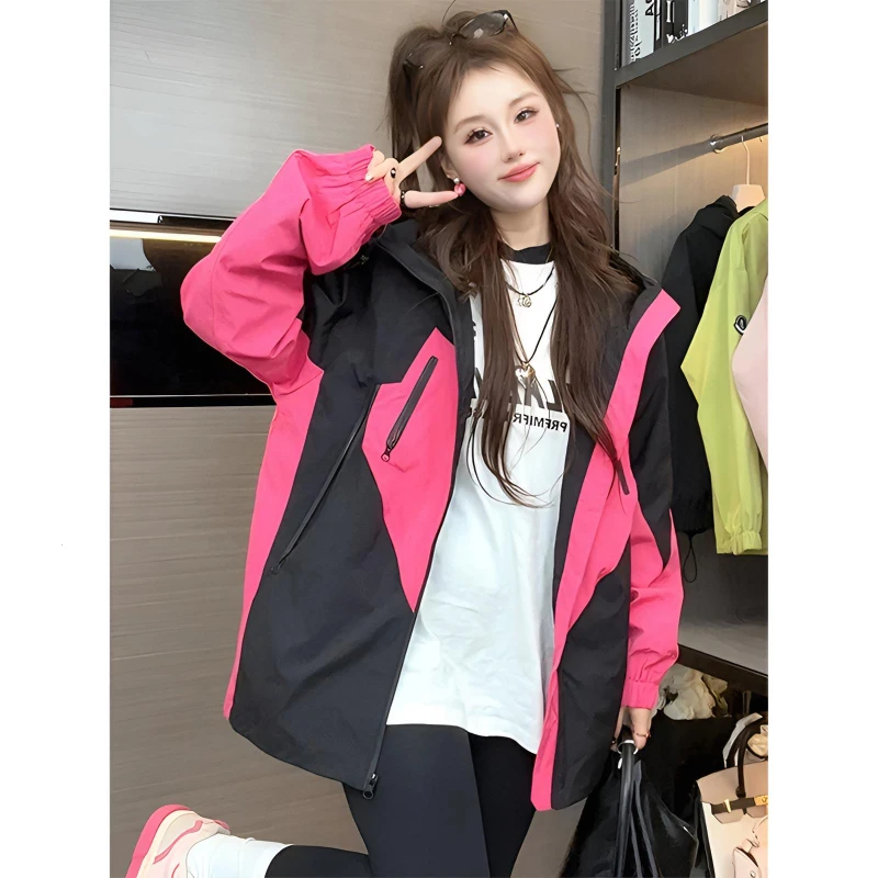 宽松初秋短款外套撞色冲锋衣女2025设计新款小个子火龙果连帽甜酷