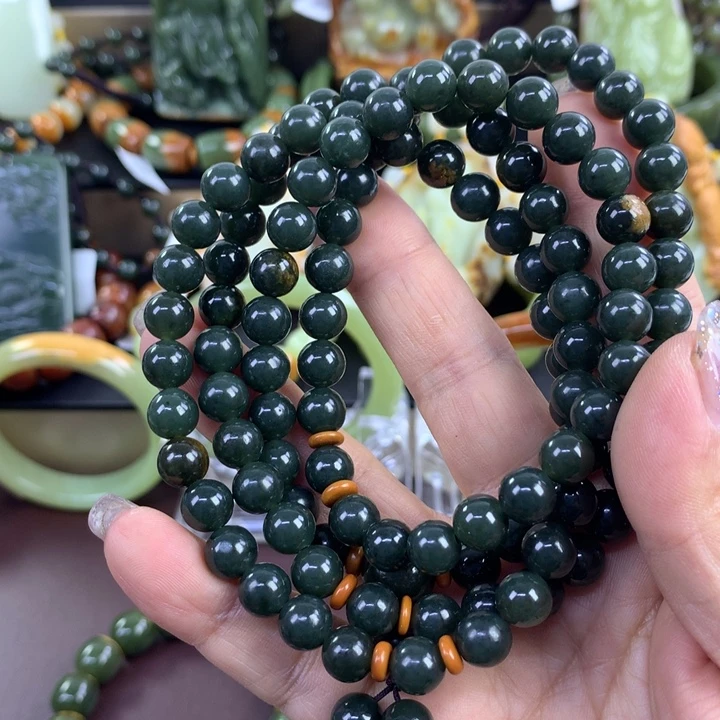 透闪石质玉未镶嵌吊坠(赠链)