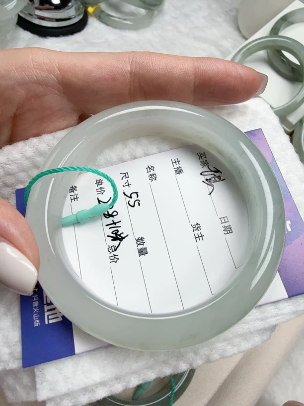 天山翠手镯纯天然