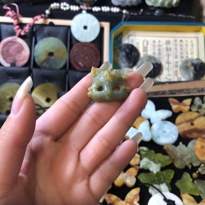 岫玉未镶嵌岫玉挂件