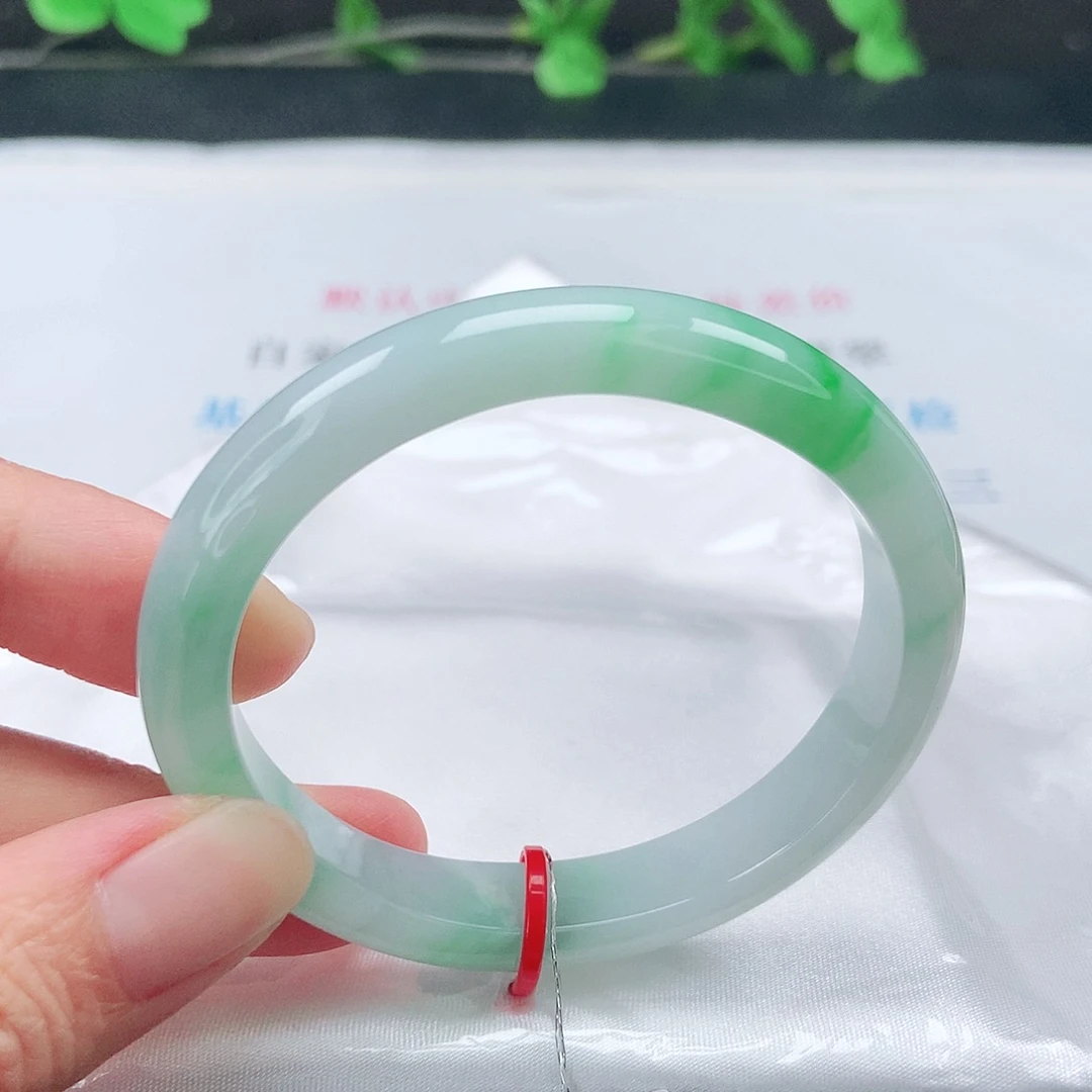 翡翠未镶嵌手镯（贵妃镯）3800