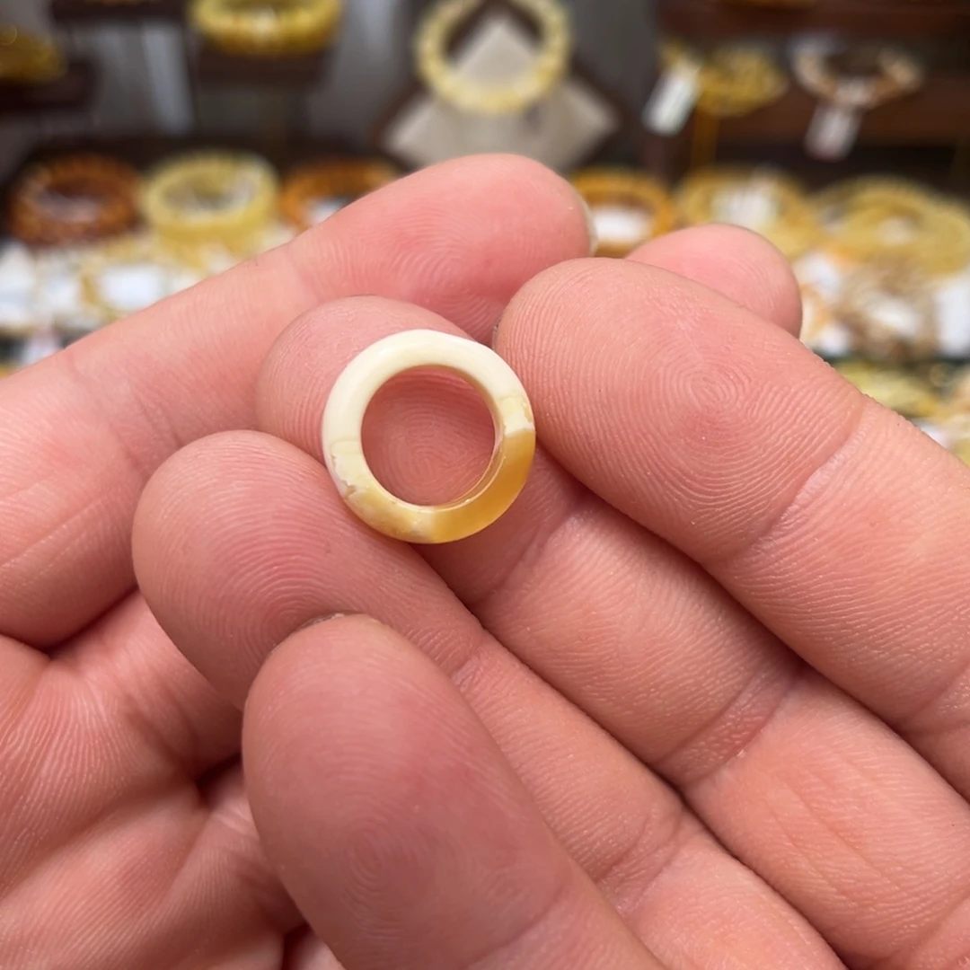 琥珀未镶嵌手链微瑕内径10.3mm