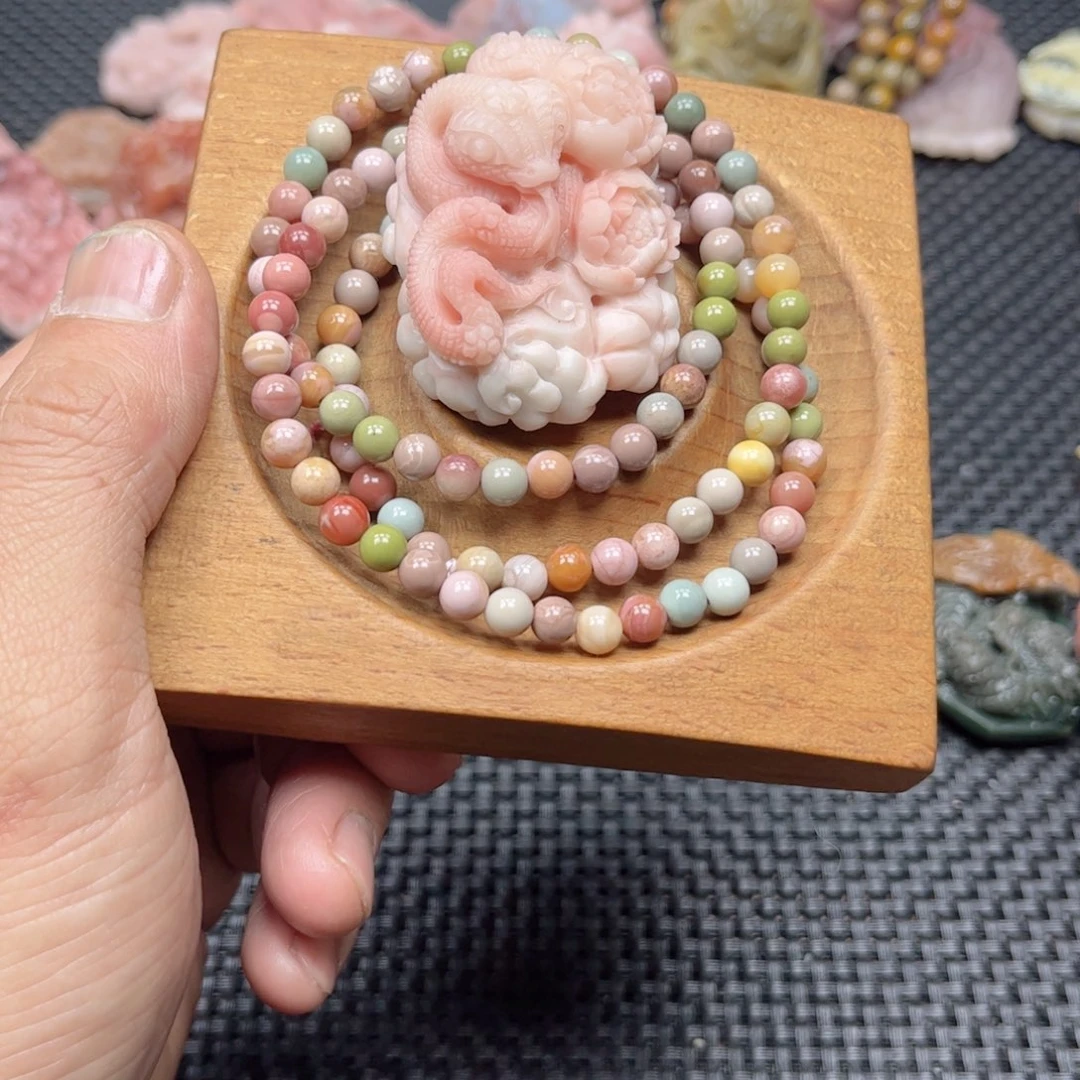 石英质玉颈饰未镶嵌娟*