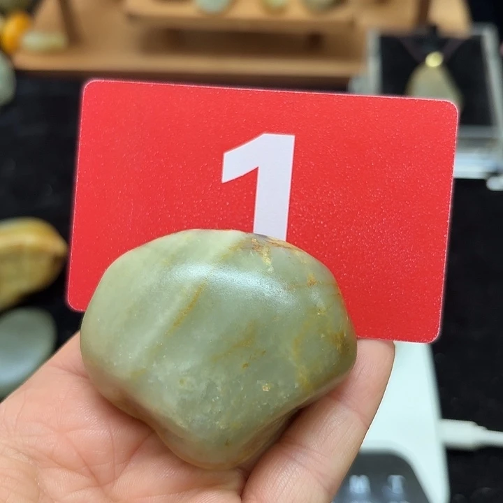 和田玉（糖玉）未镶嵌挂件