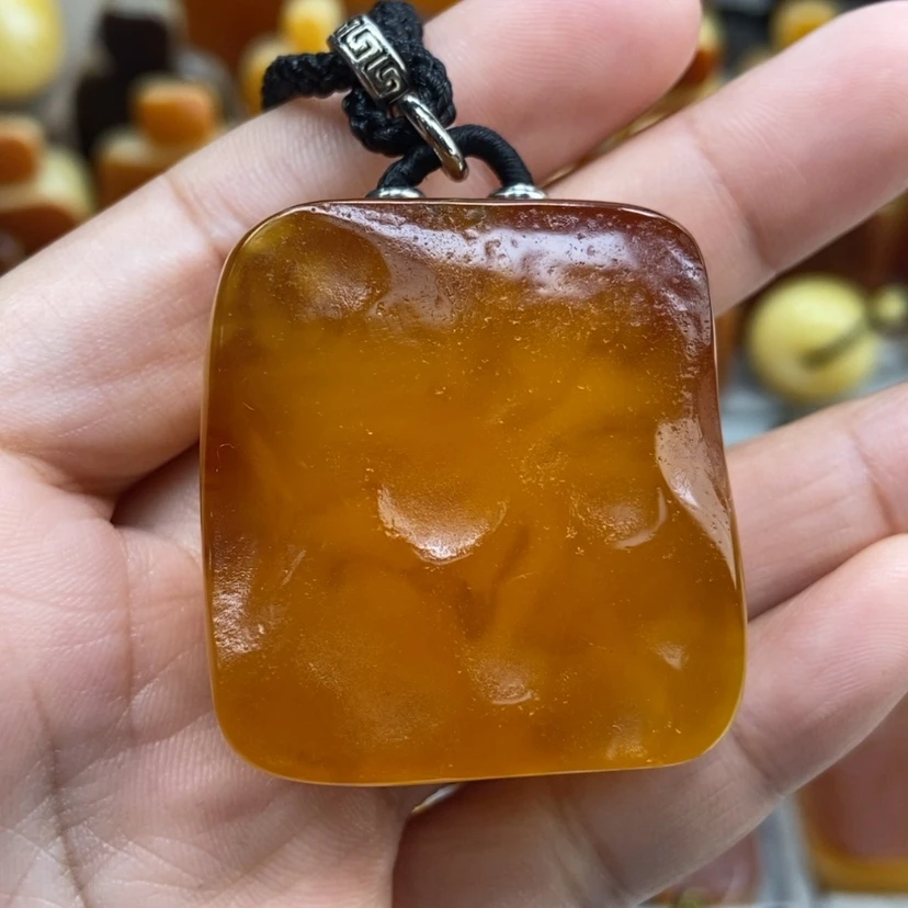 【闪购商品】琥珀颈饰未镶嵌