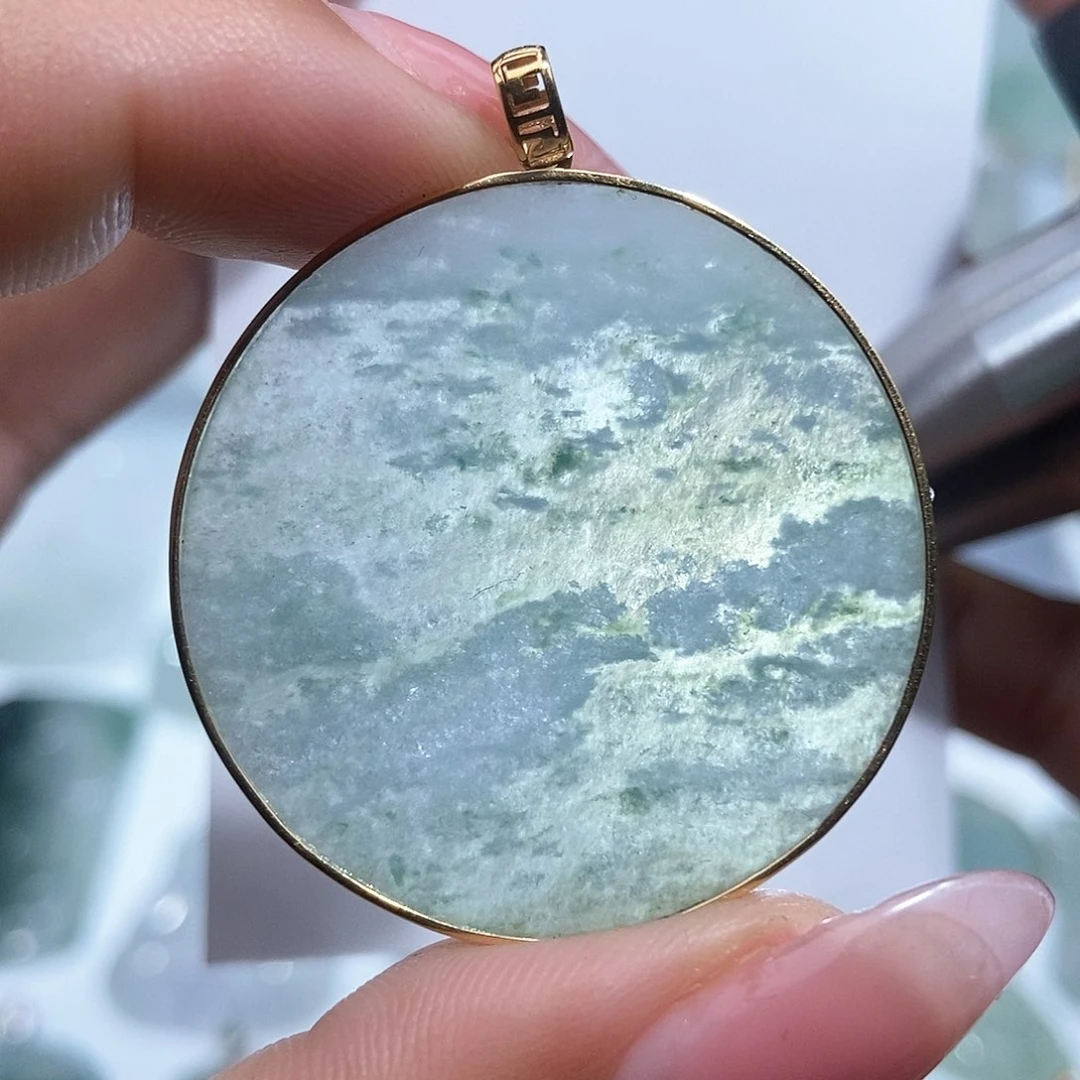 翡翠吊坠(不含链)18K金镶嵌