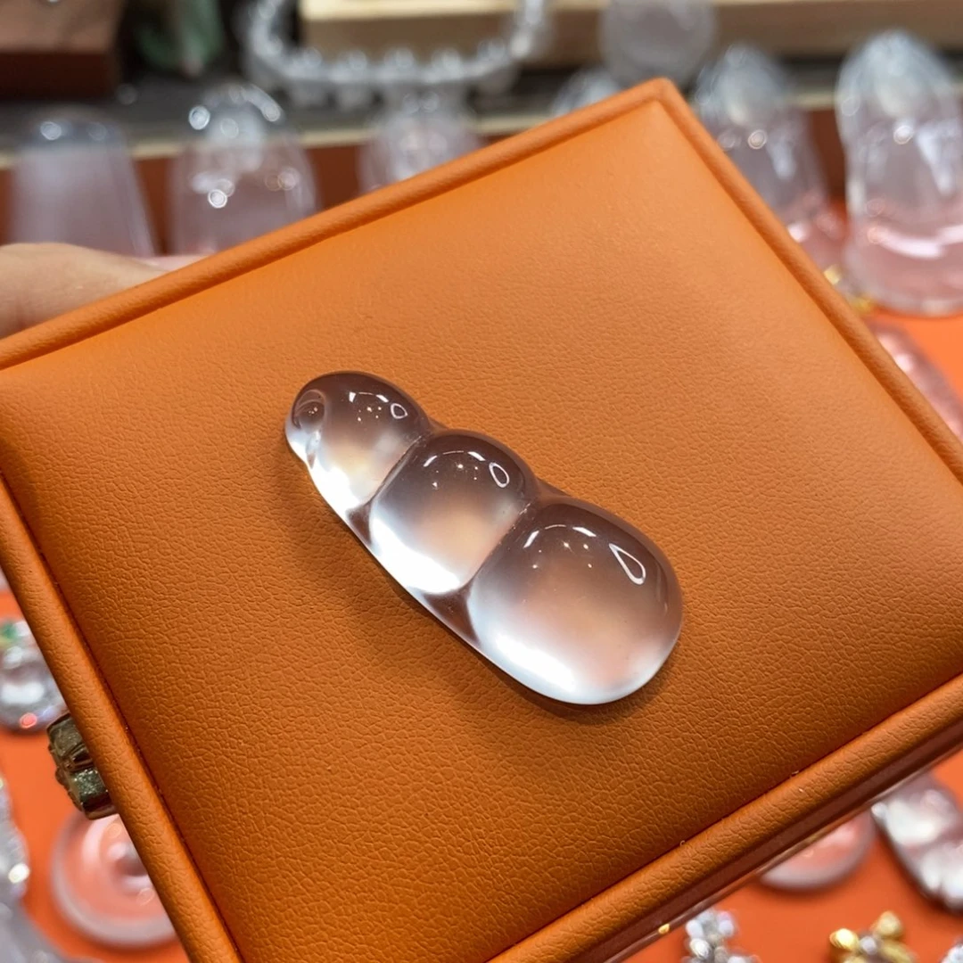 石英质玉吊坠未镶嵌