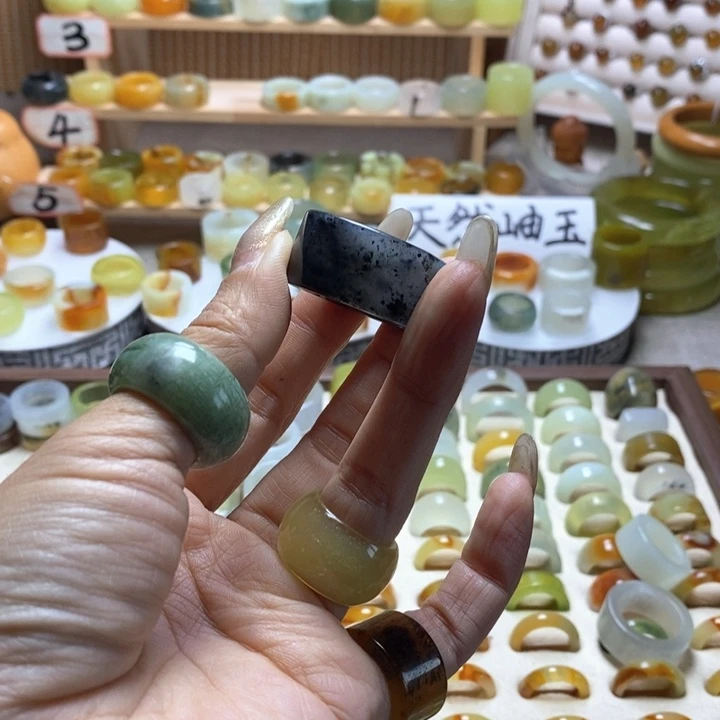 睿***滢岫玉未镶嵌戒指岫玉精品指环