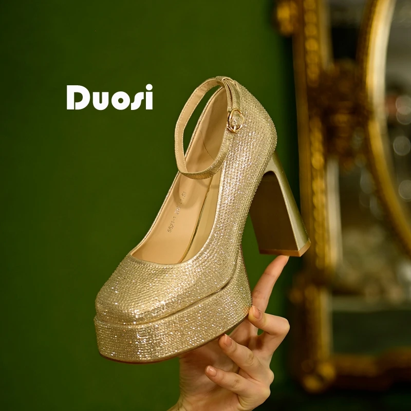 【DUOSI】10cm水钻一字扣晚会鞋女防水台超高粗跟高跟鞋单鞋5521-1
