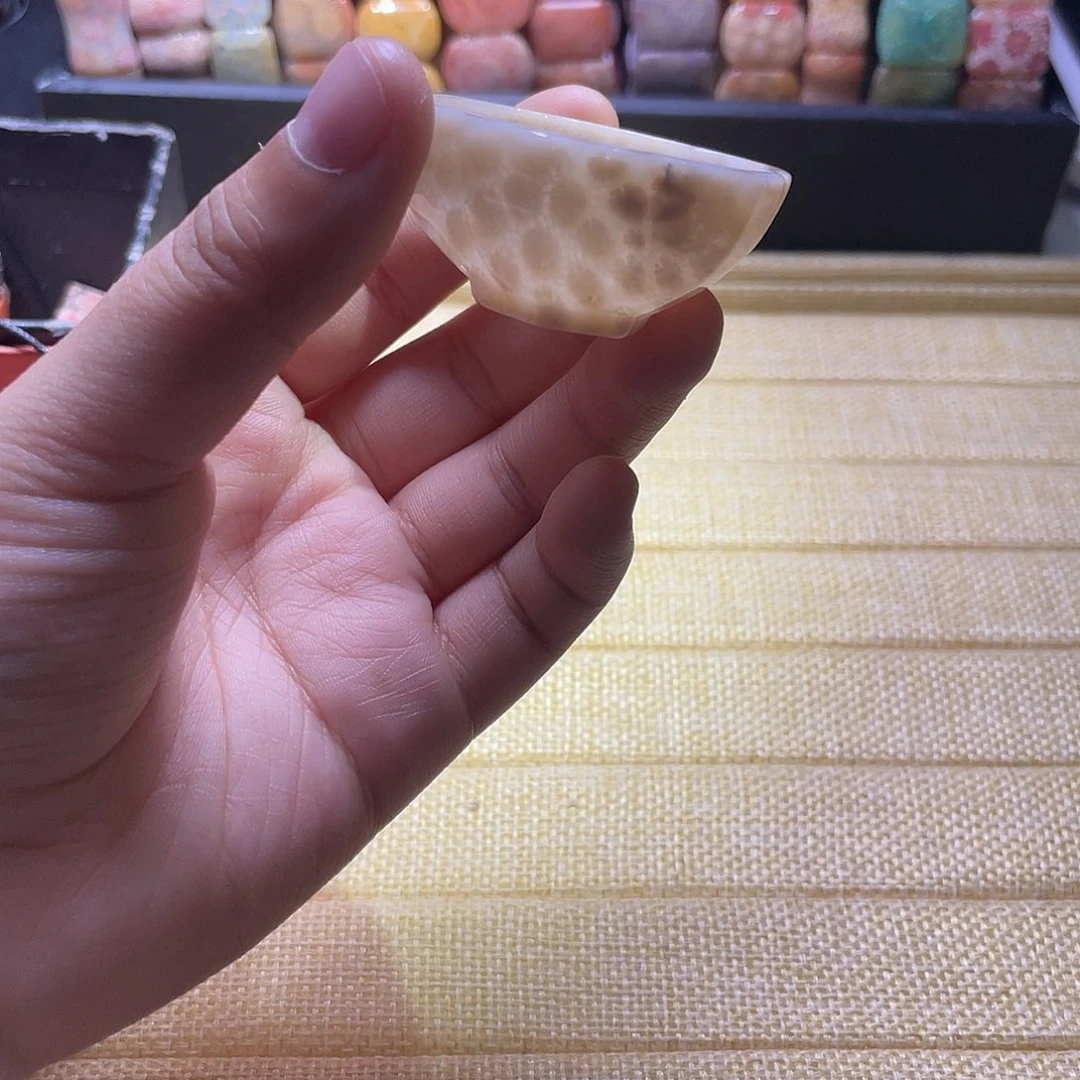 硅化玉未镶嵌55-60圈茶杯