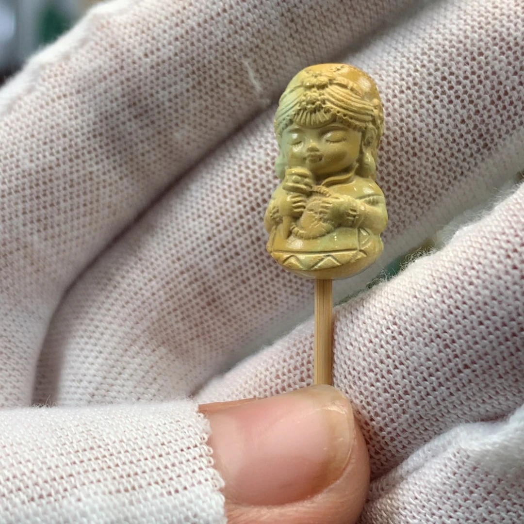 绿松石未镶嵌挂件