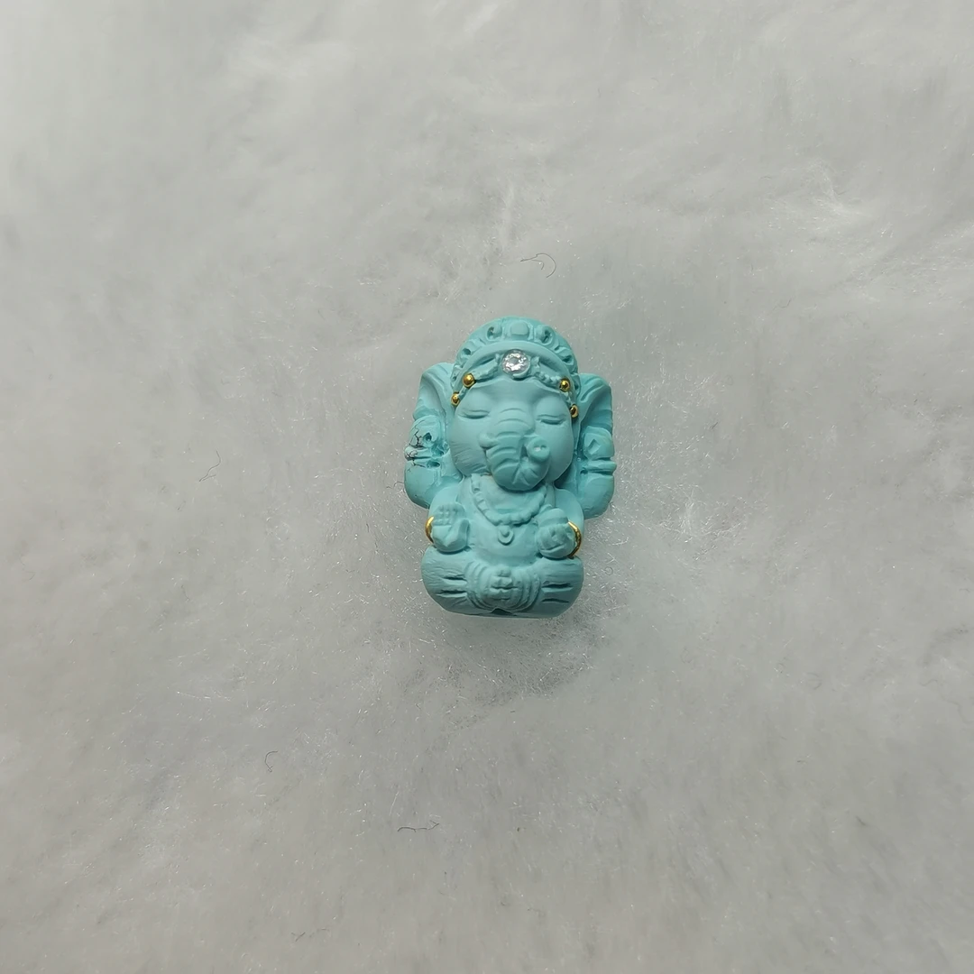 湖北原矿绿松石四臂象神，尺寸15.3*11.1*6.7