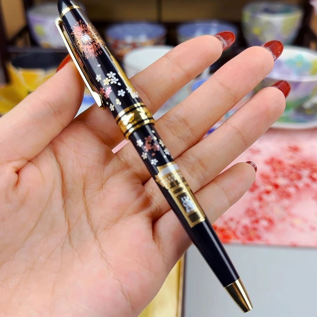 他家茶具瓷器真美！