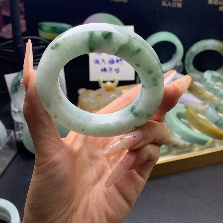 未镶嵌翡翠手镯定制翡翠