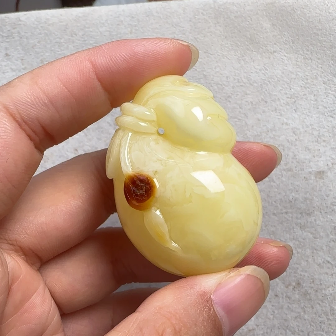 蜜蜡未镶嵌珠宝奇石