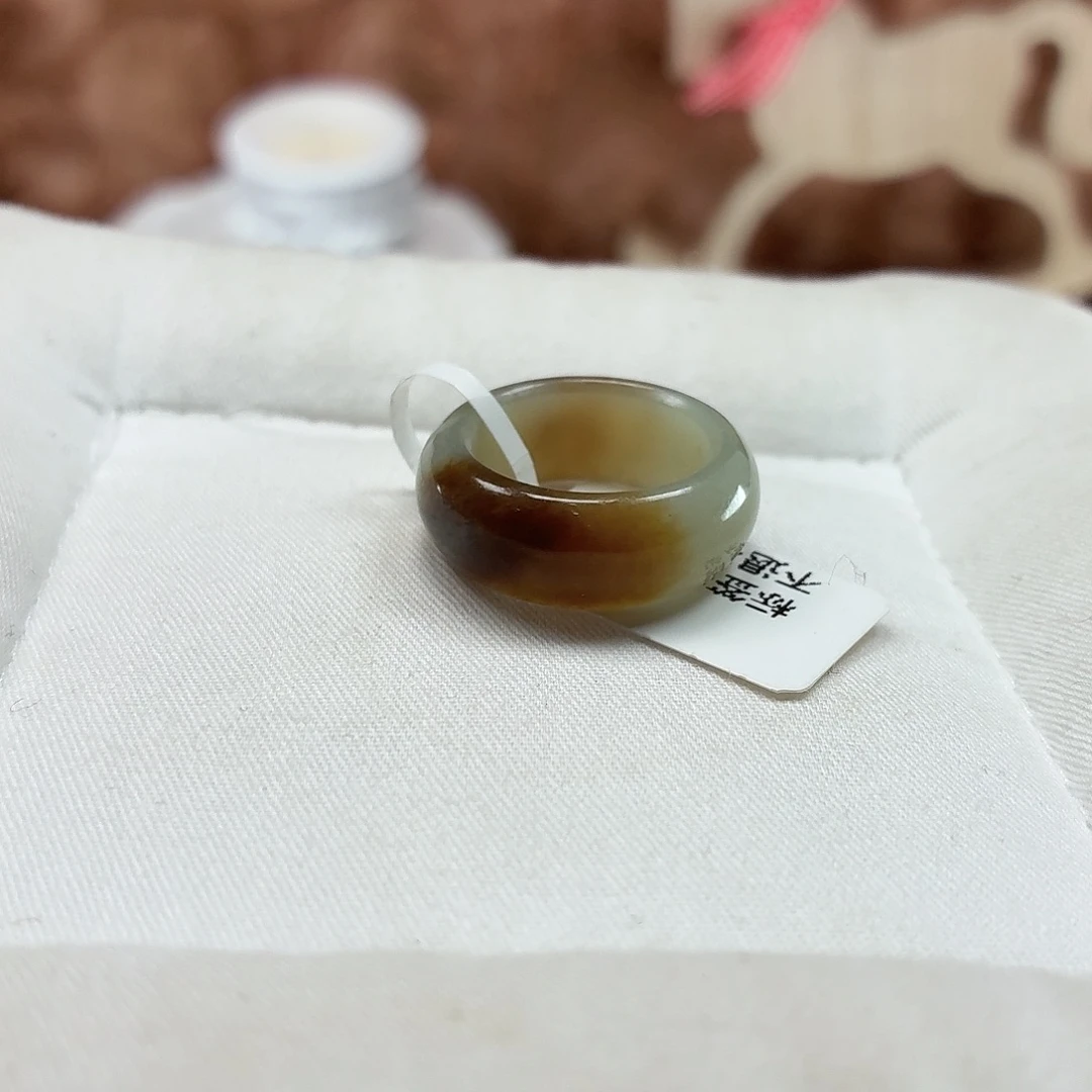 和田玉未镶嵌戒指蓝糖