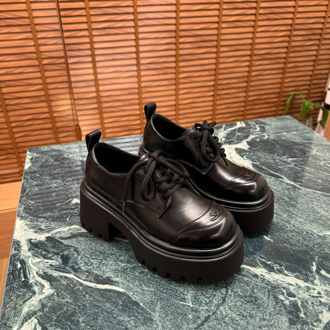 糖糖2024新款靴子透气四季潮款时尚百搭休闲黑色厚底英伦风1-7-1
