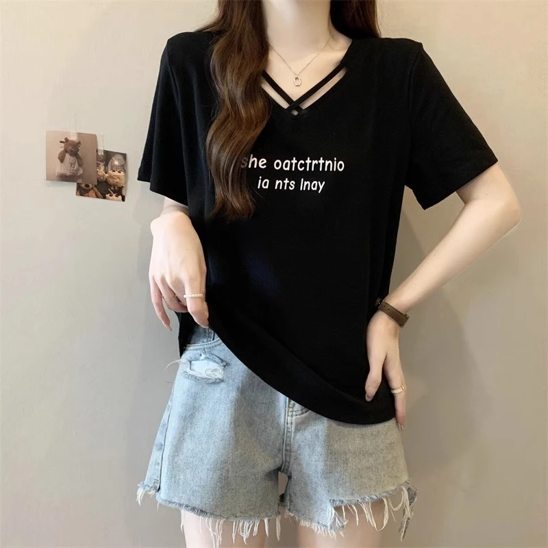 设计感黑色V领正肩短袖T恤女夏新款大码胖mm别致小衫欧货休闲上衣