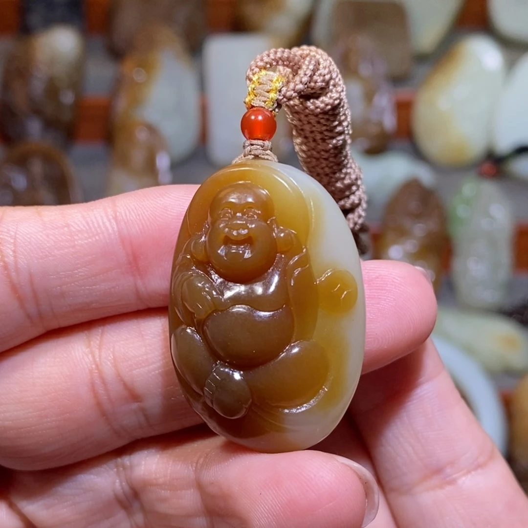 颈饰未镶嵌和田玉（糖玉）开心佛