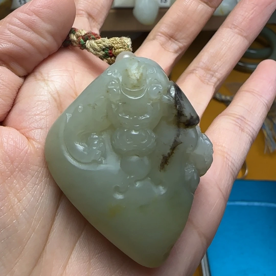 颈饰未镶嵌和田玉和田玉子母貔貅