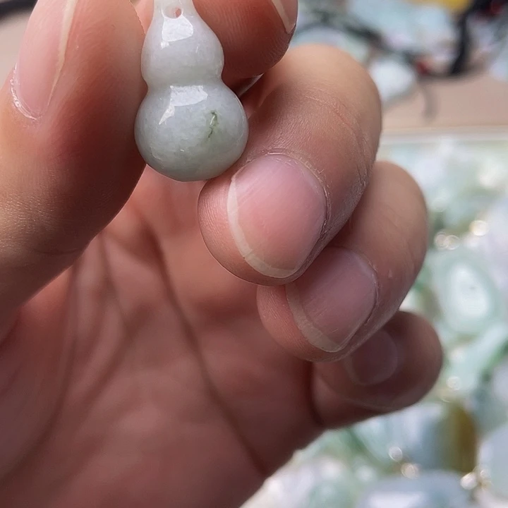 翡翠未镶嵌挂件翡翠